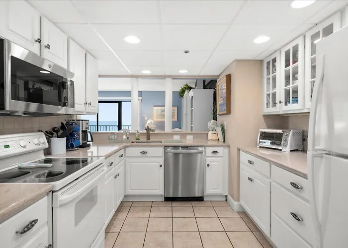 Holiday home 3 Bedroom, 2 Bath Ocean Front Unit In The Capri *