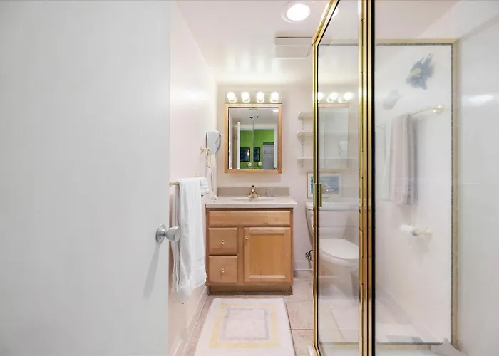 3 Bedroom, 2 Bath Ocean Front Unit In The Capri