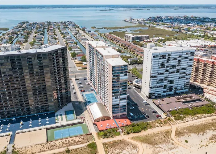 3 Bedroom, 2 Bath Ocean Front Unit In The Capri