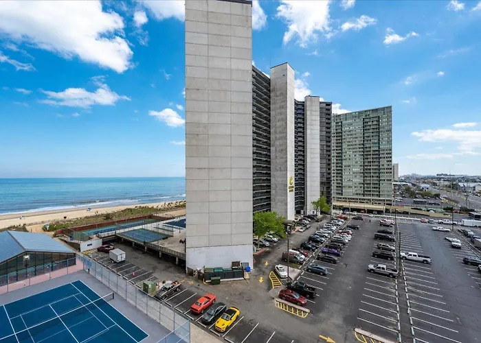 3 Bedroom, 2 Bath Ocean Front Unit In The Capri Holiday home Ocean City